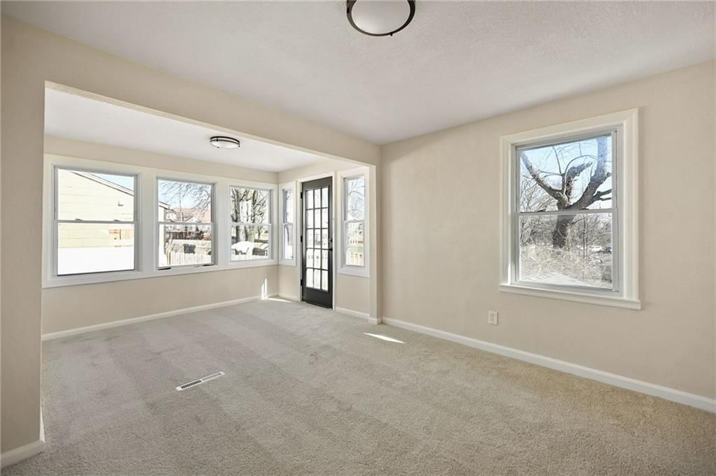 5611 N Walnut Street — photo 12
