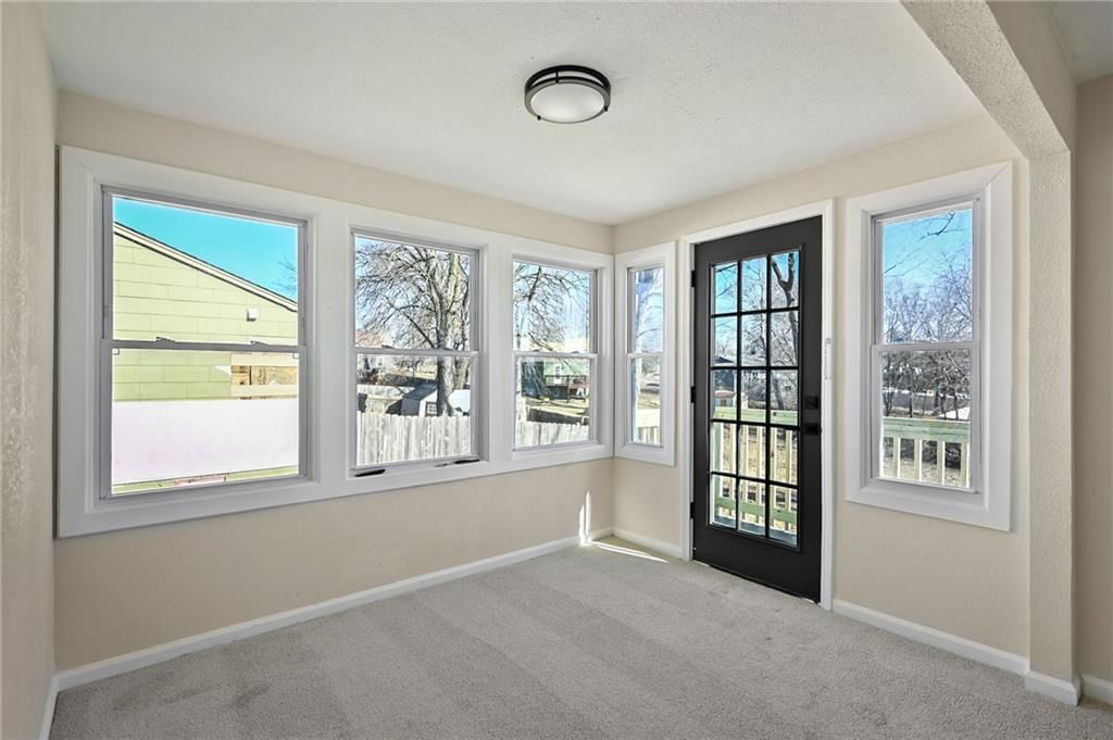 5611 N Walnut Street — photo 14