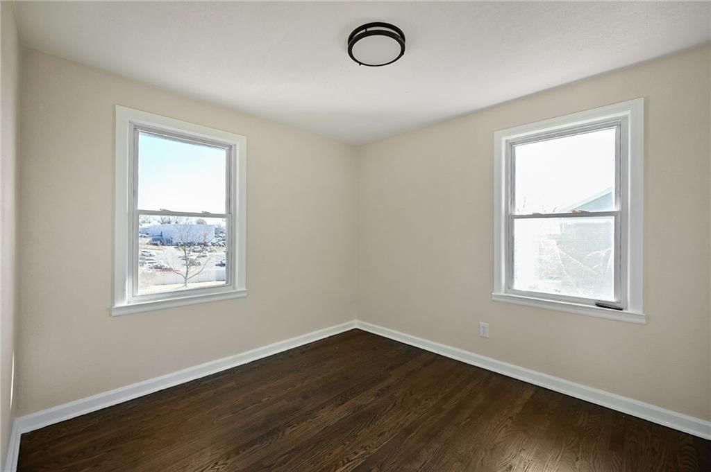 5611 N Walnut Street — photo 16
