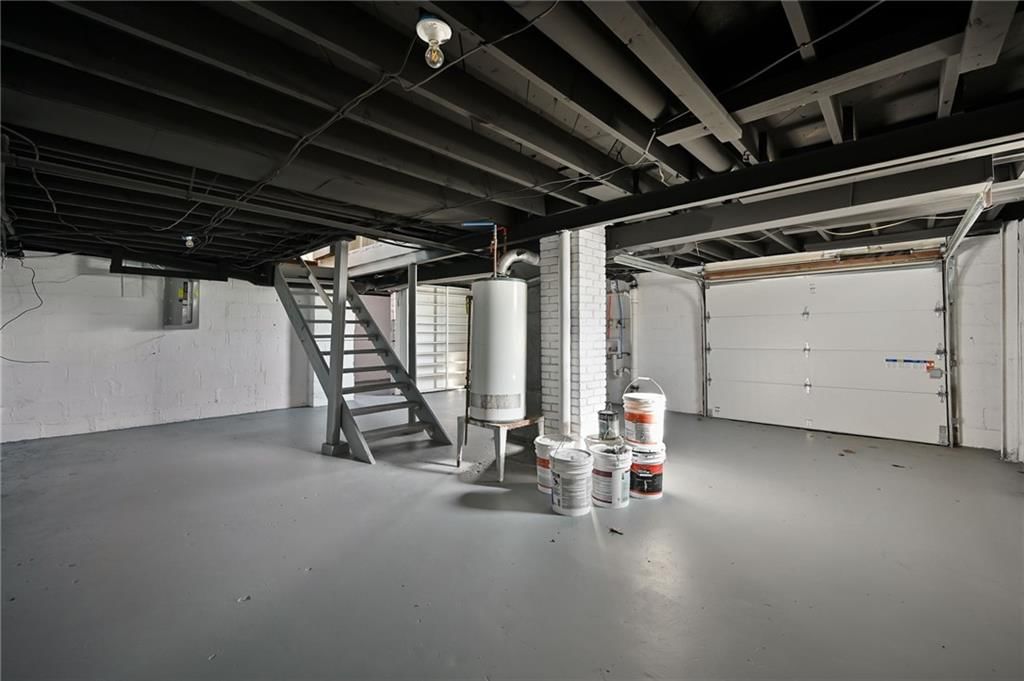 5611 N Walnut Street — photo 17