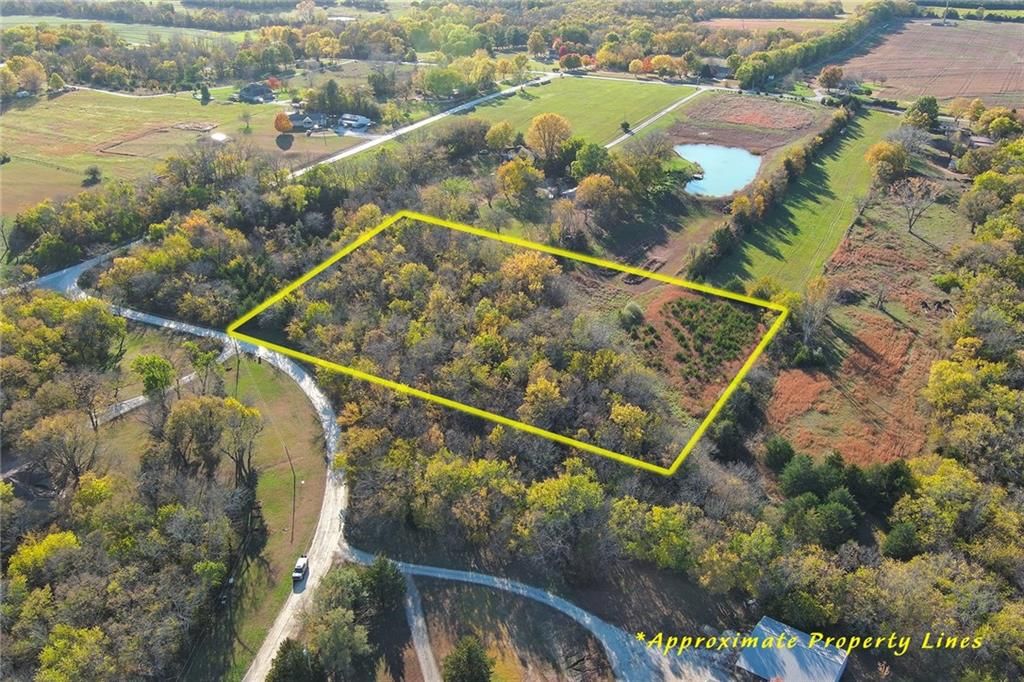 2.96 acres Morning Deer Drive, Paola, KS