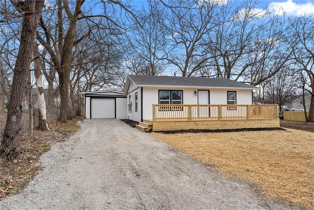701 West Street, Harrisonville, MO