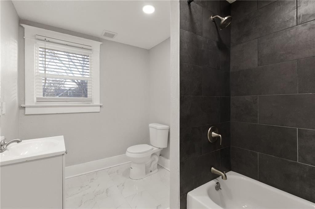 2961 Lockridge Avenue — photo 29