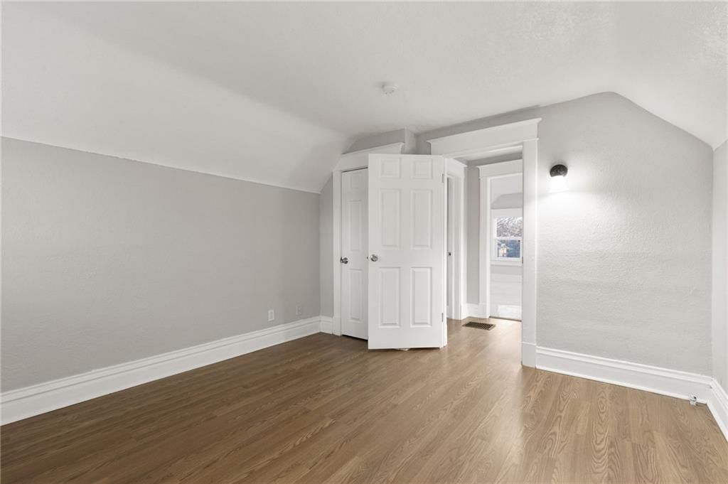 2961 Lockridge Avenue — photo 33
