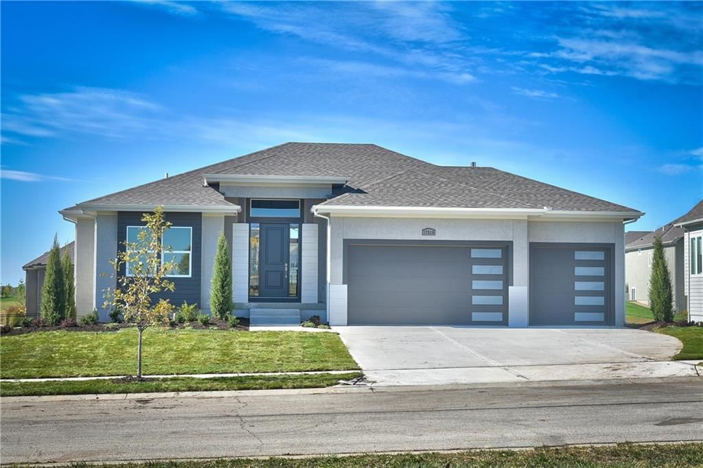 2301 W 176th Place, Overland Park, KS