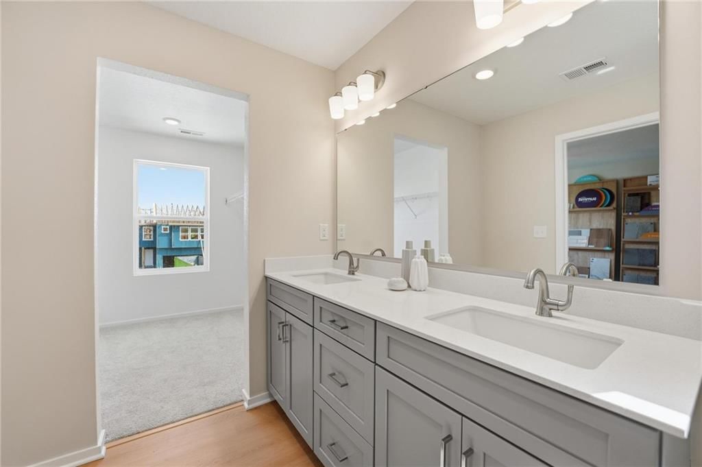 1303 S 4th Street E — photo 19