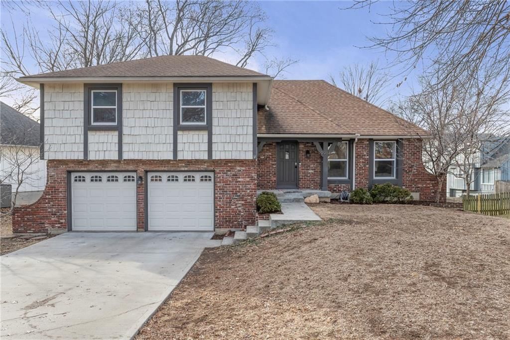 9914 Westgate Lane, Lenexa, KS