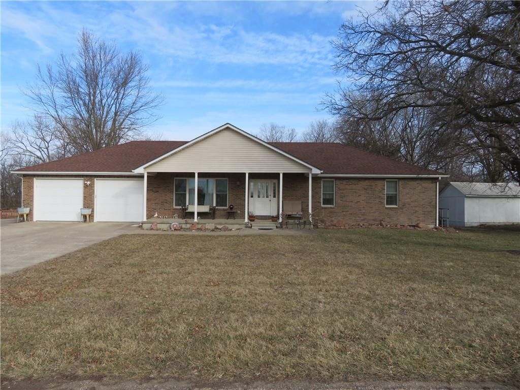 302 W Cynthia Street, McLouth, KS