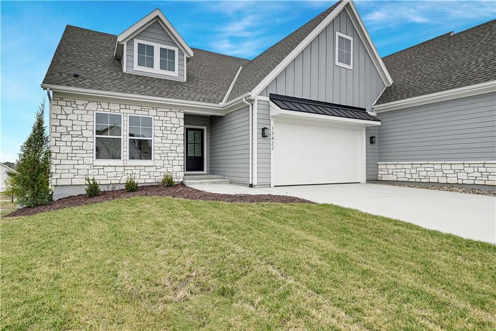 13427 W 174th Terrace, Overland Park, KS