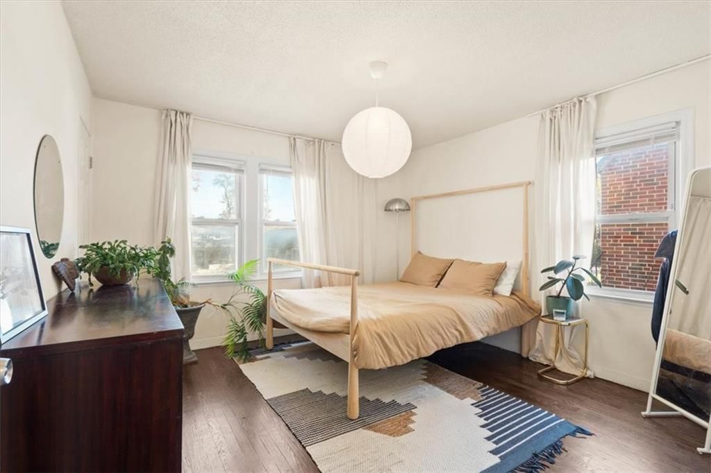 Photo 12 of 17 - 5806 Highland Avenue