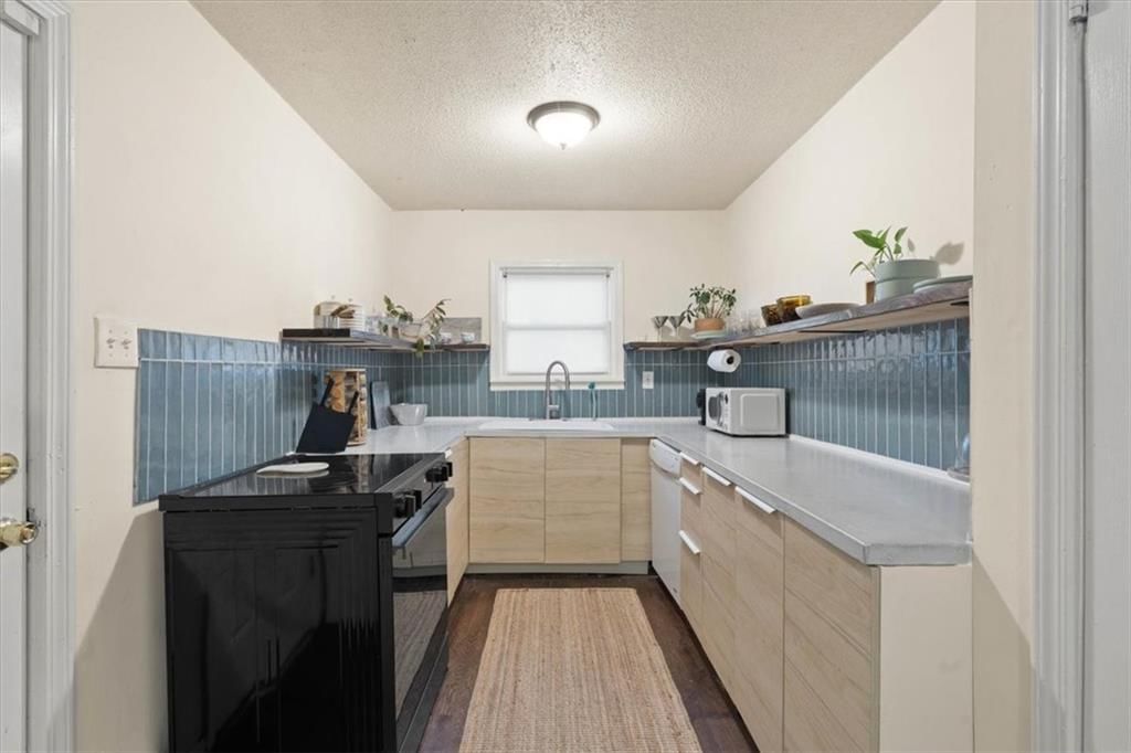 Photo 7 of 17 - 5806 Highland Avenue