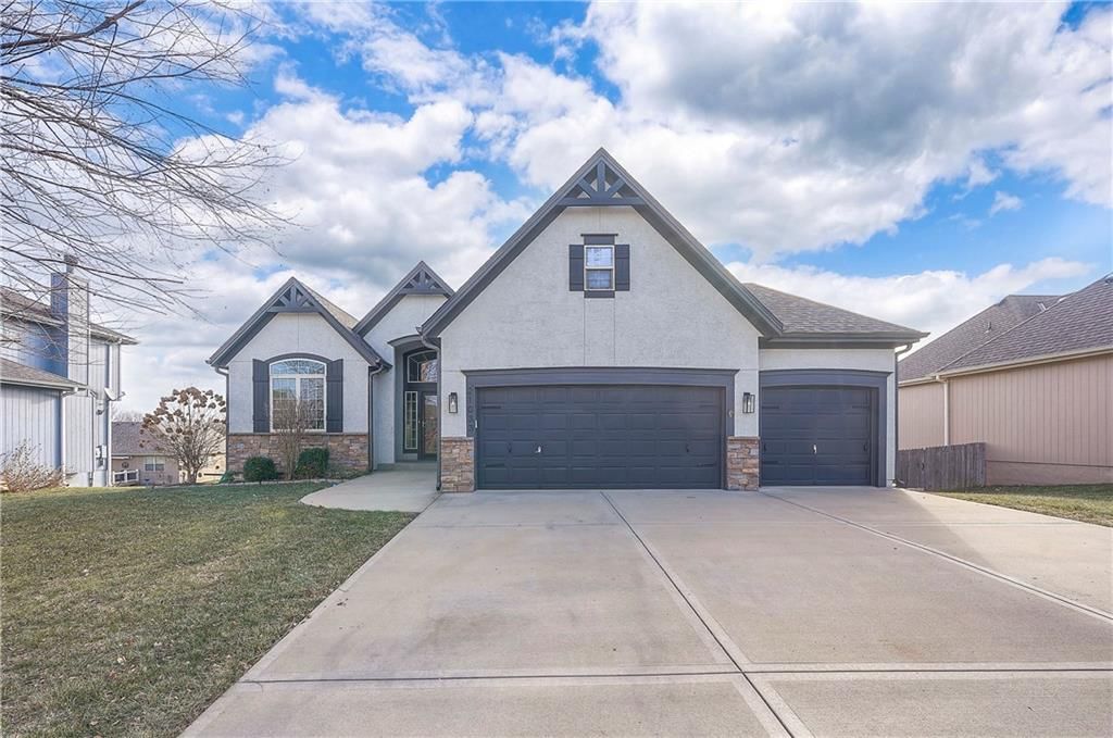 21033 Cooper Street, Spring Hill, KS