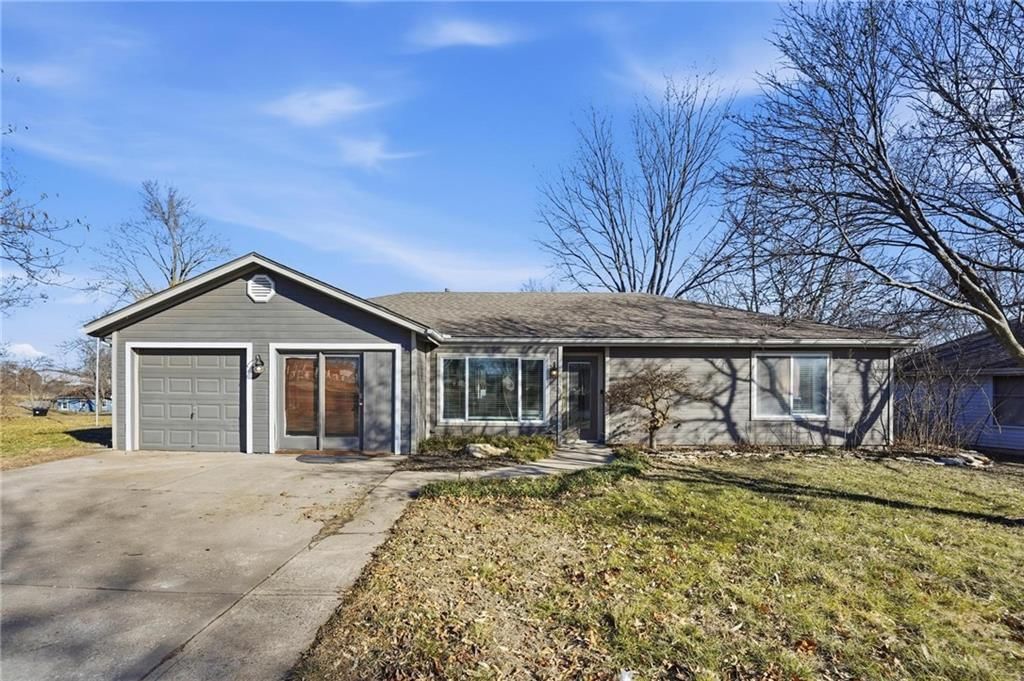 1201 Maple Lane, Pleasant Hill, MO