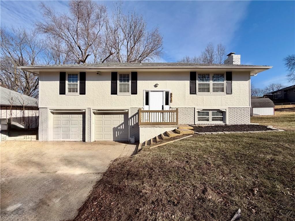 8815 N Grand Avenue, North Kansas City, MO