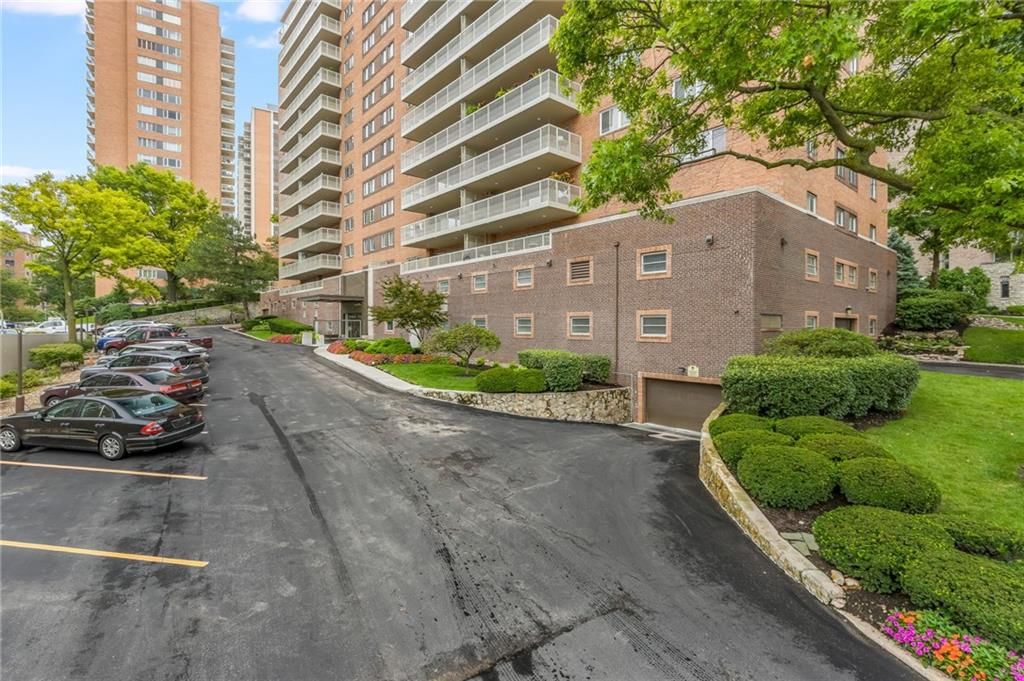 310 W 49th Street — photo 23