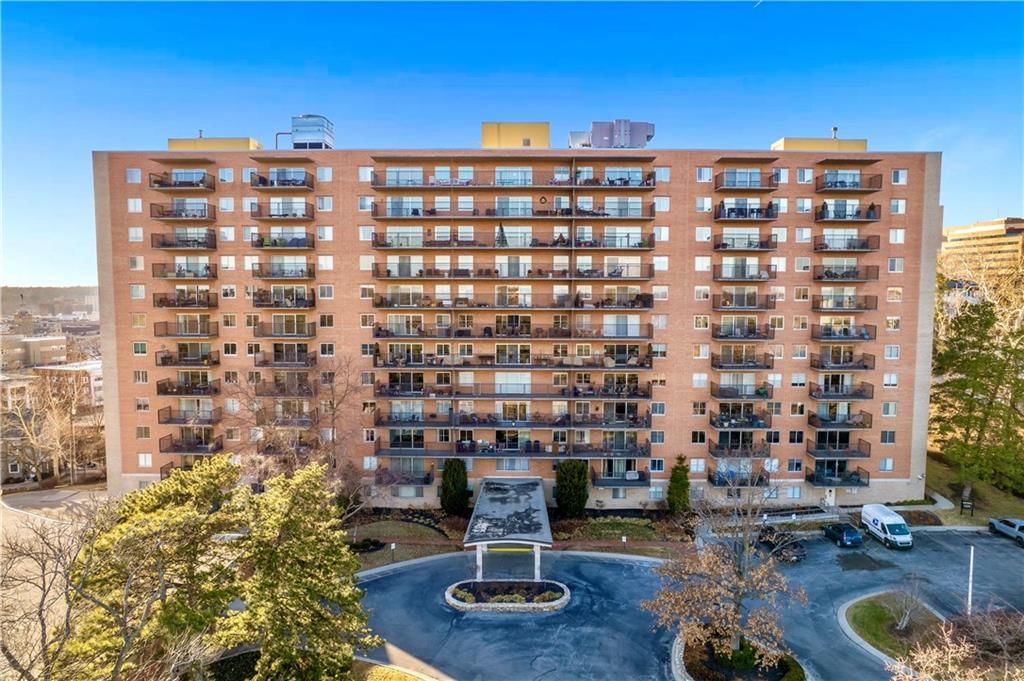 4550 Warwick Boulevard, Kansas City, MO
