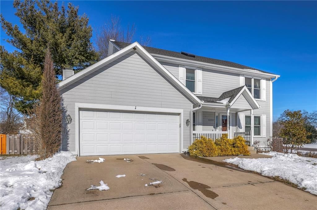 15808 Glenwood Avenue, Overland Park, KS