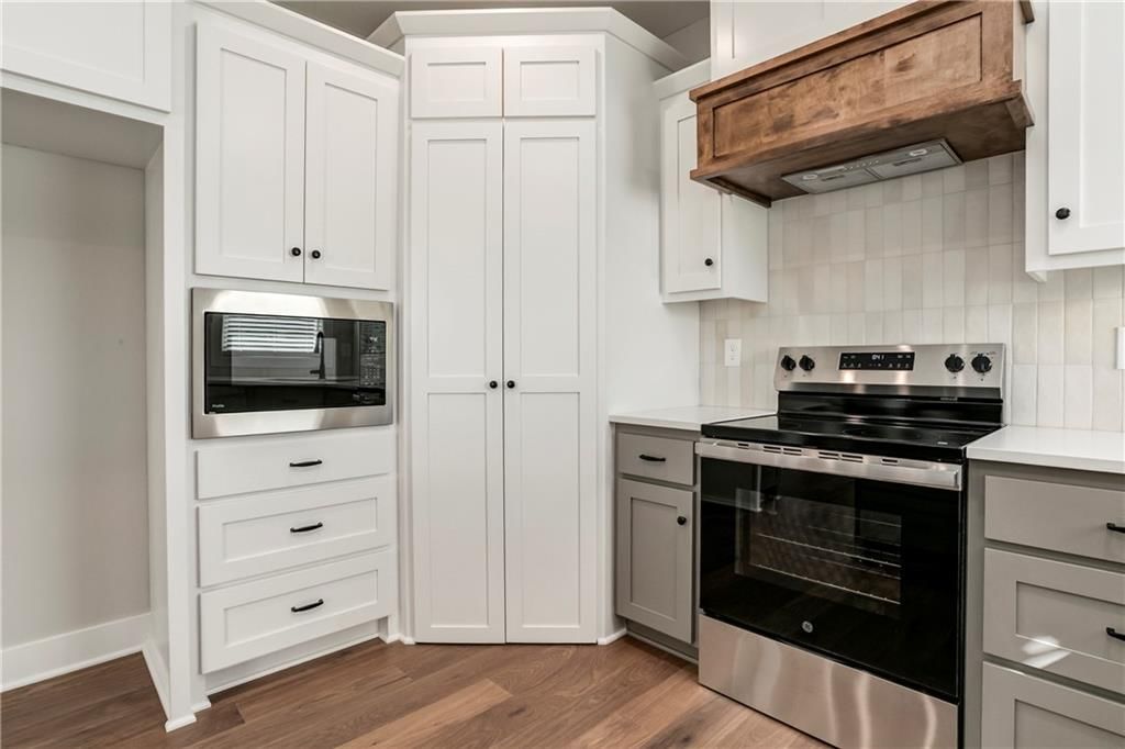 16949 S Brentwood Street — photo 4