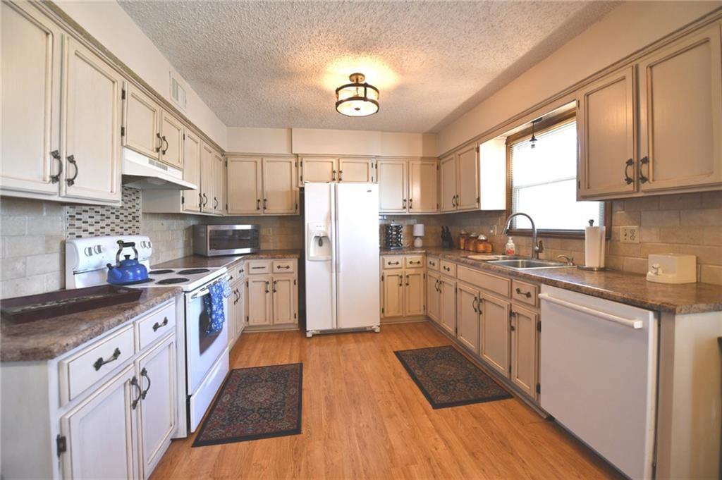 822 S 57th Terrace — photo 3