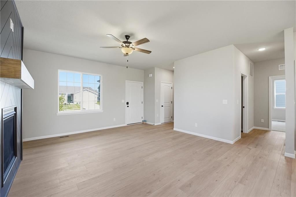 9637 N Colrain Avenue — photo 10