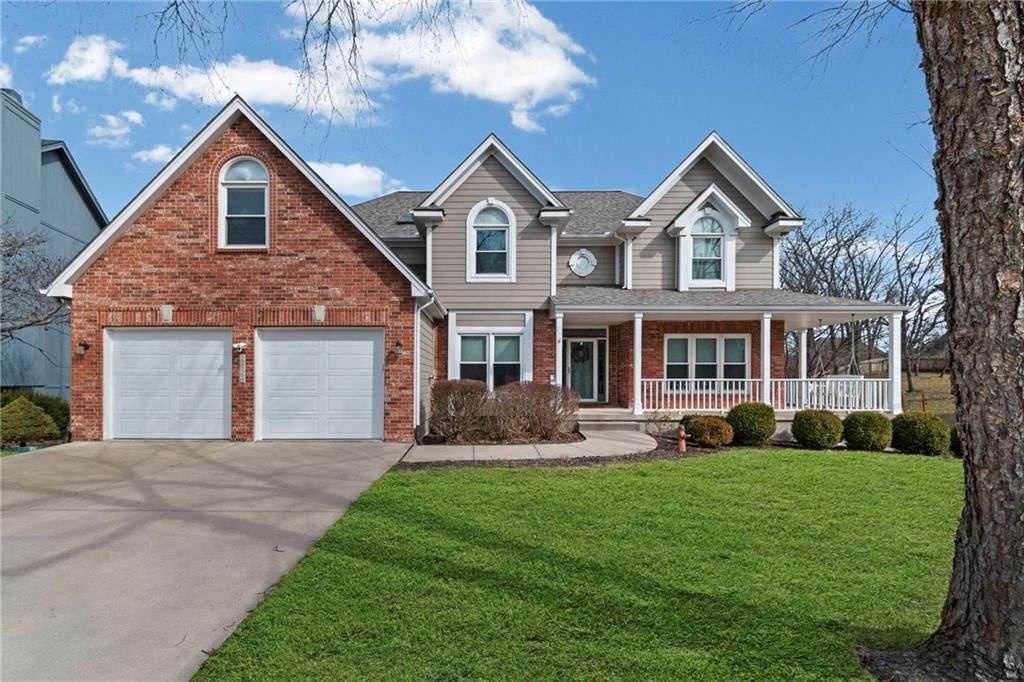2828 SW Saddlewood Drive, Lee's Summit, MO