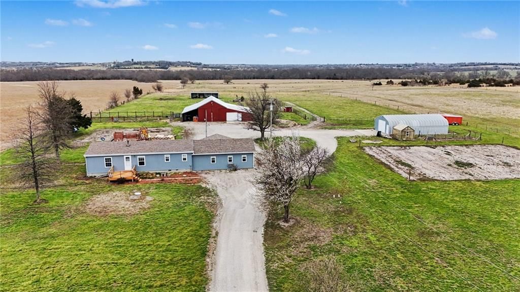4221 Shawnee Road, Wellsville, KS