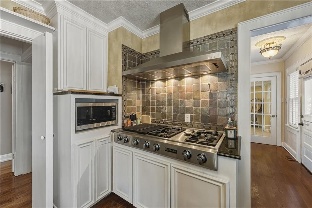 1303 Pembroke Lane — photo 13