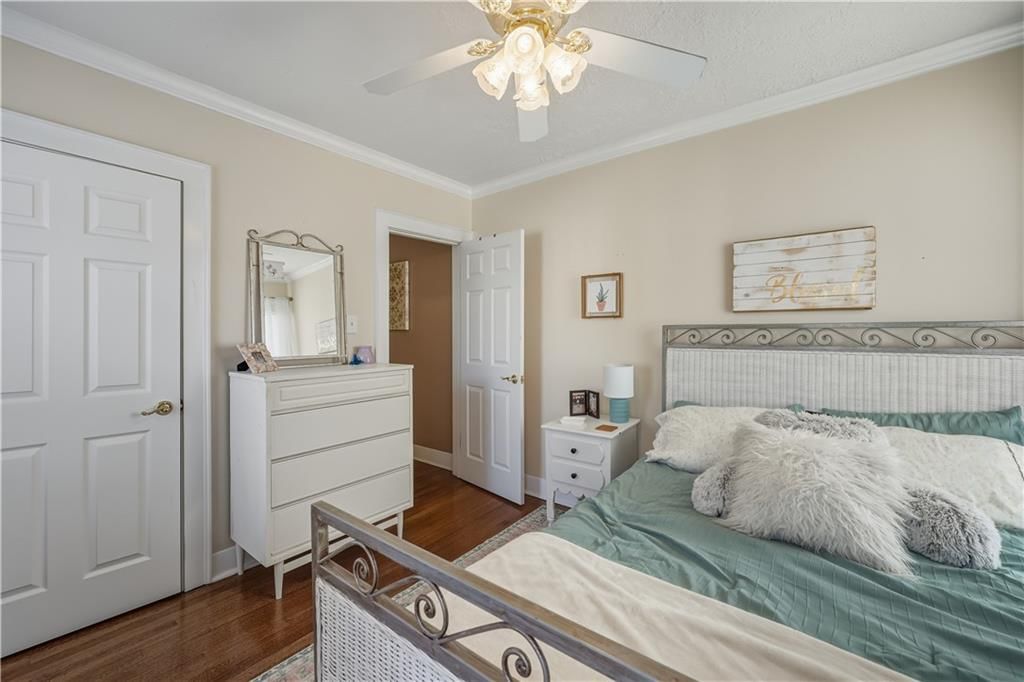 1303 Pembroke Lane — photo 34