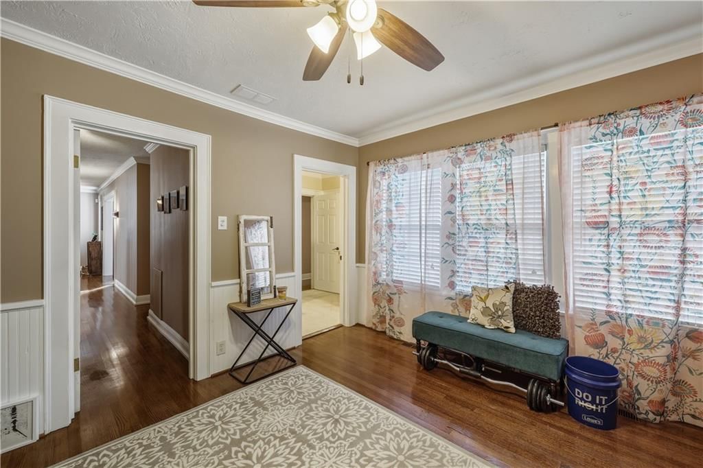 1303 Pembroke Lane — photo 38