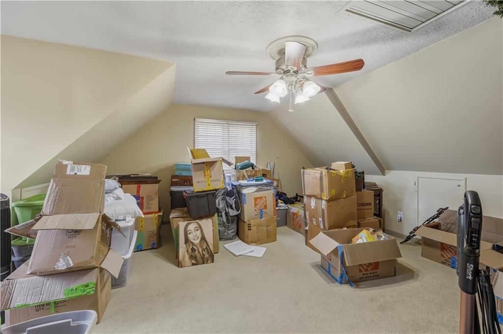 1303 Pembroke Lane — photo 41