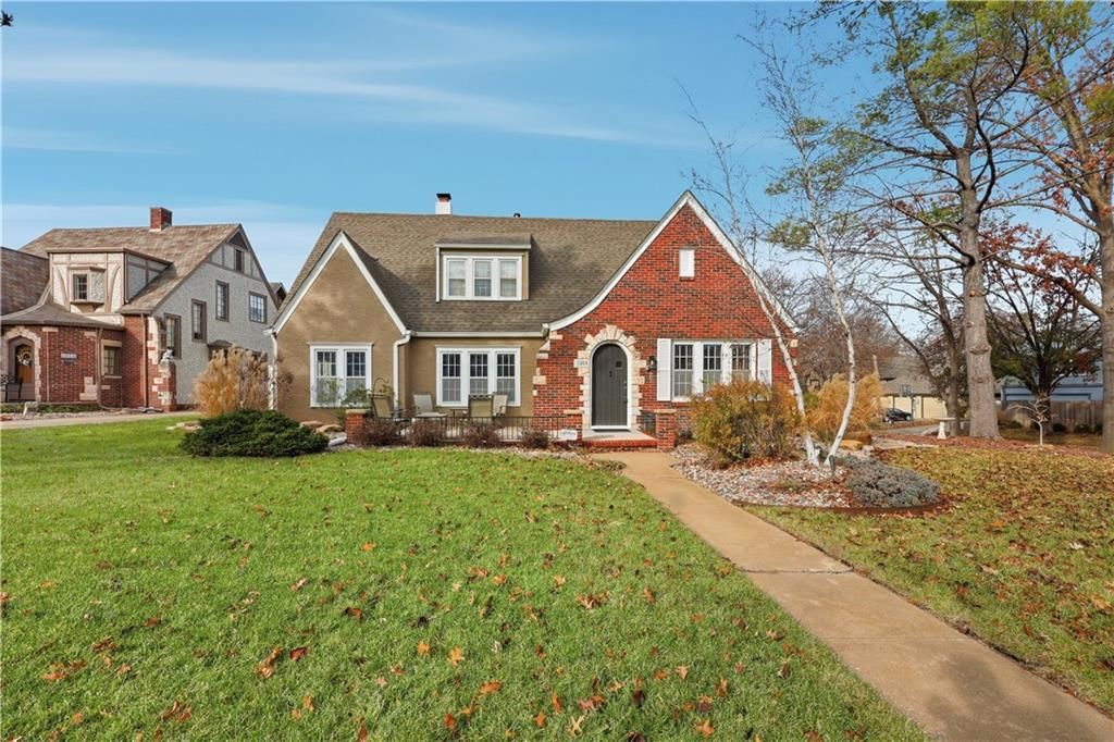 1303 Pembroke Lane — photo 6