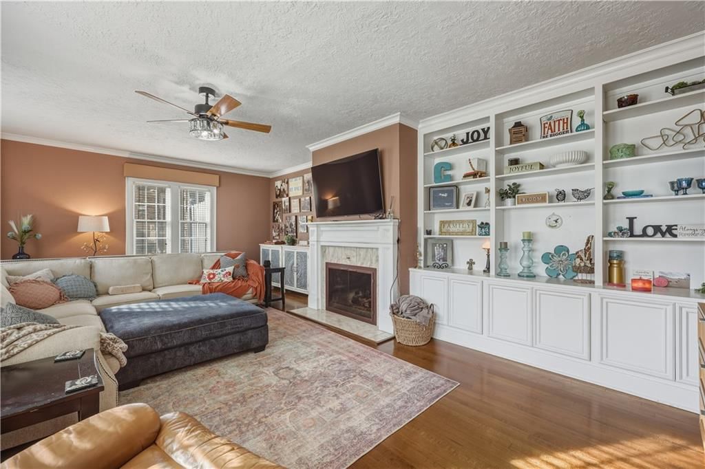 1303 Pembroke Lane — photo 10