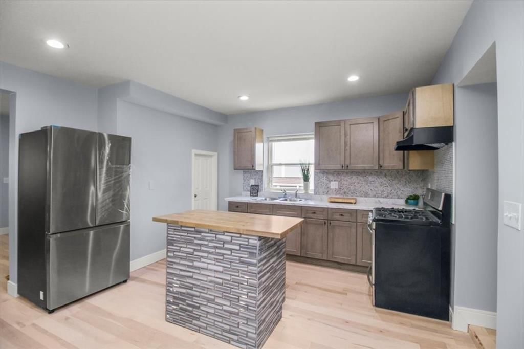 2104 E 24th Terrace — photo 8