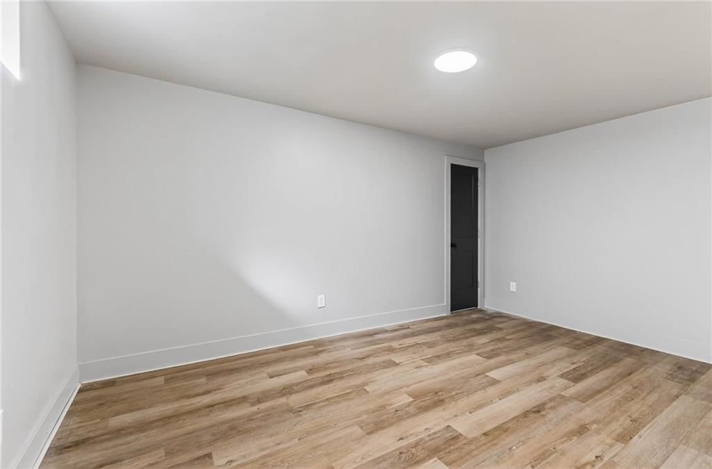 10437 Grand Avenue — photo 18