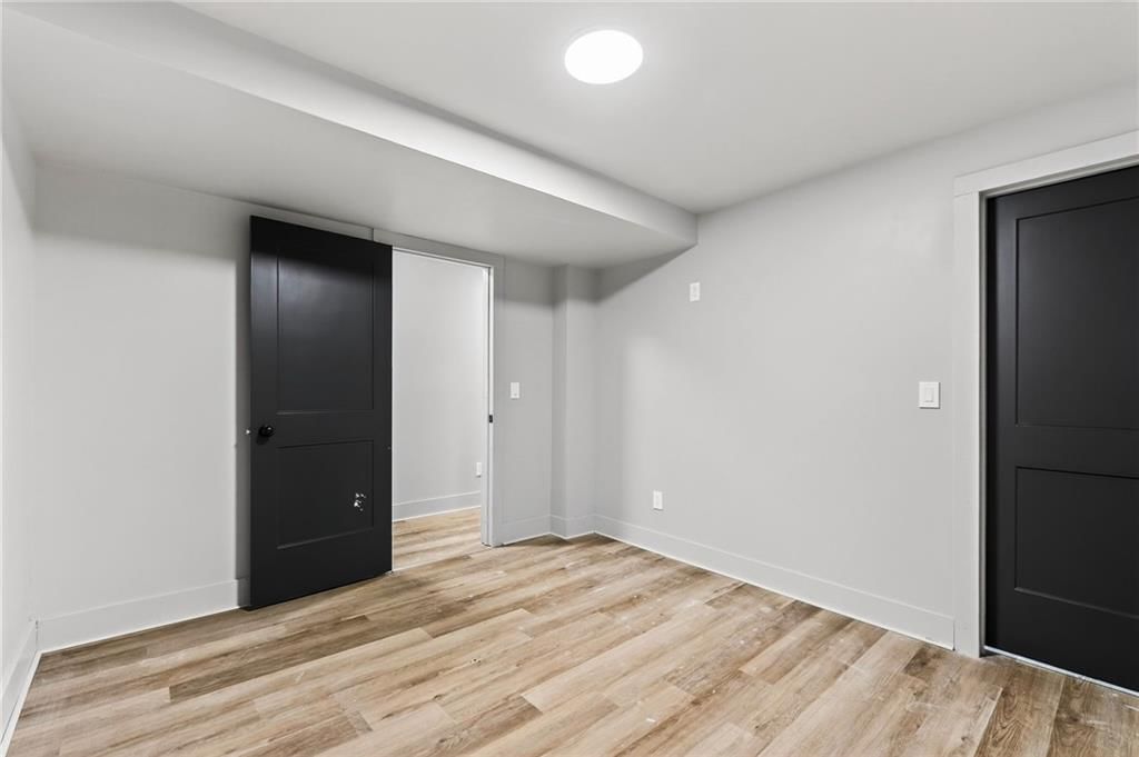 10437 Grand Avenue — photo 19