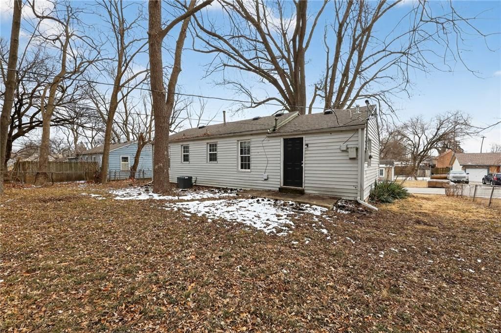 6252 Lathrop Avenue — photo 4