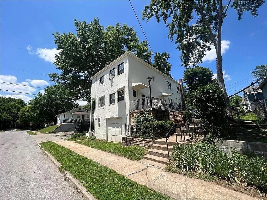 1206-1208 W White Oak Street, Independence, MO
