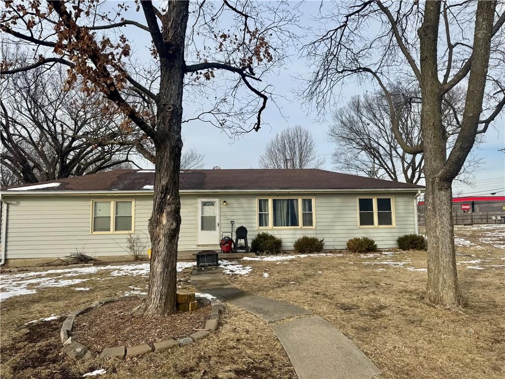 107 E Maple Street, Drexel, MO