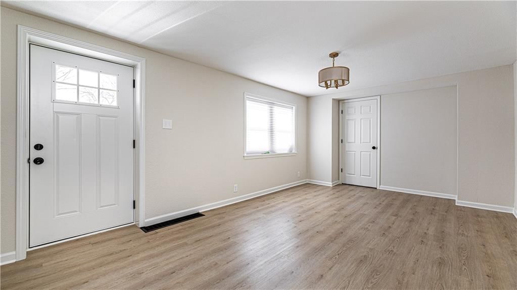 808 NE Russell Road — photo 4