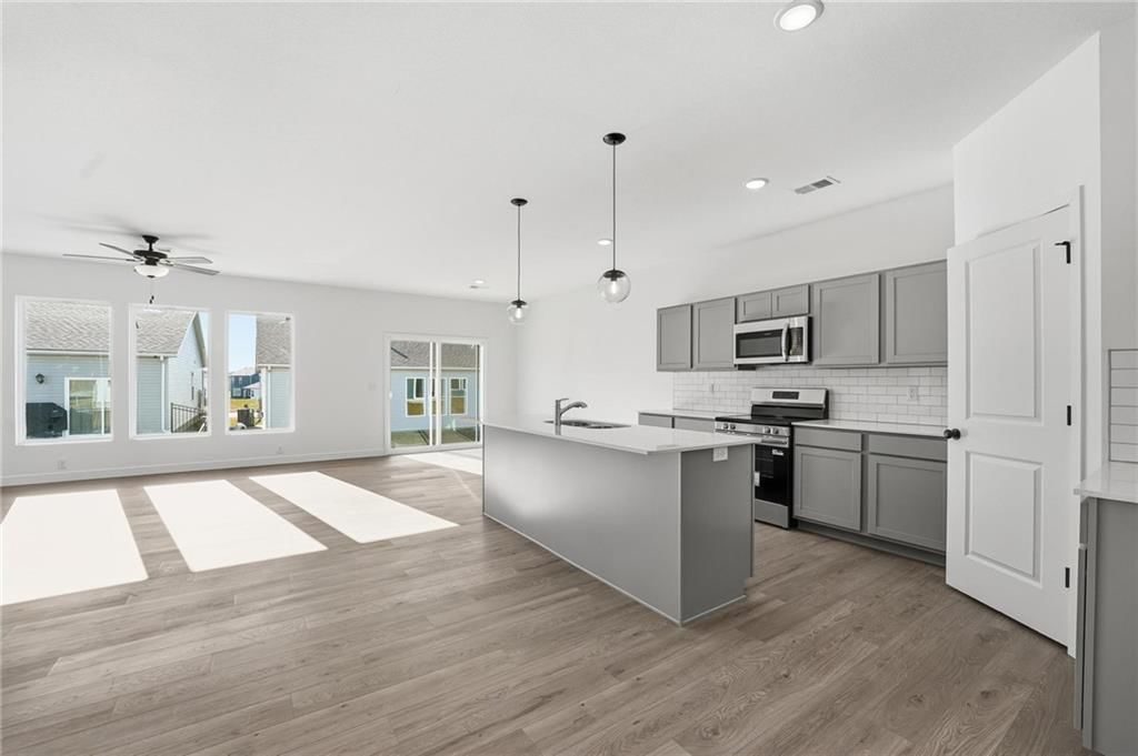 20518 Newcastle Street, Spring Hill, KS