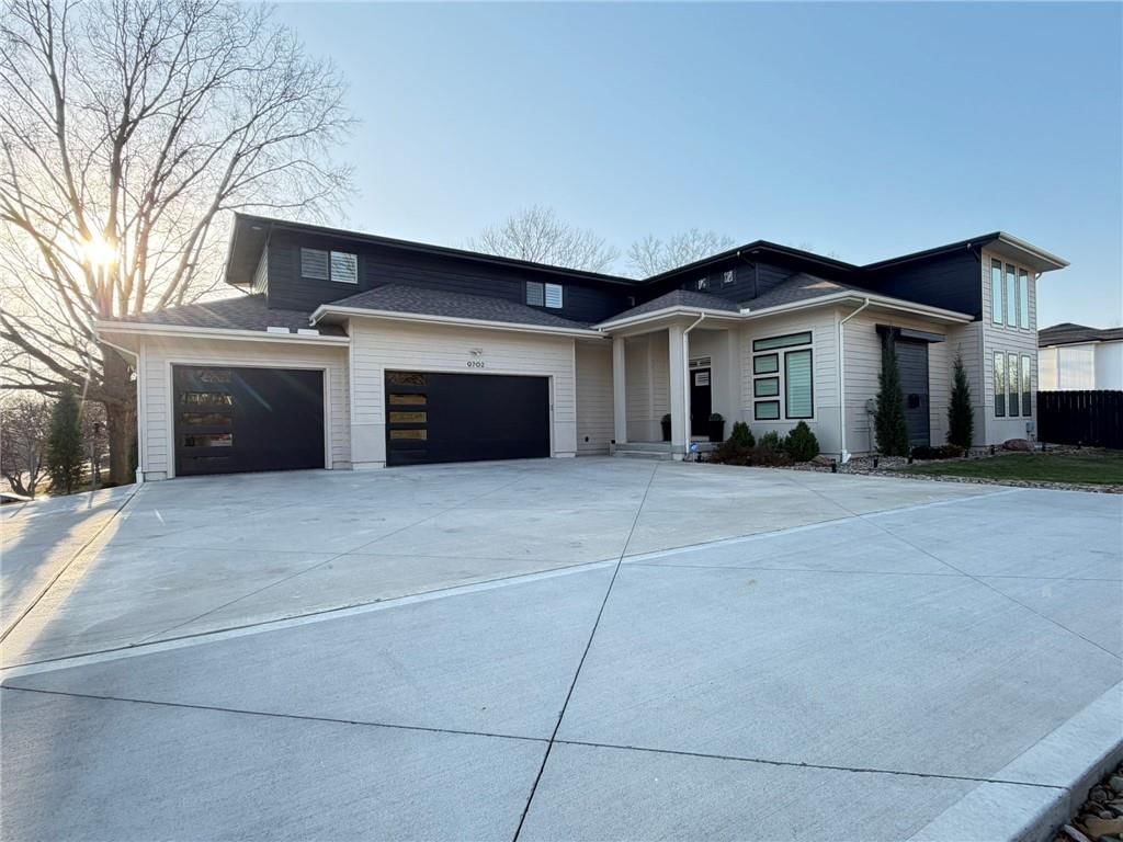9702 NW 75th Street, Weatherby Lake, MO