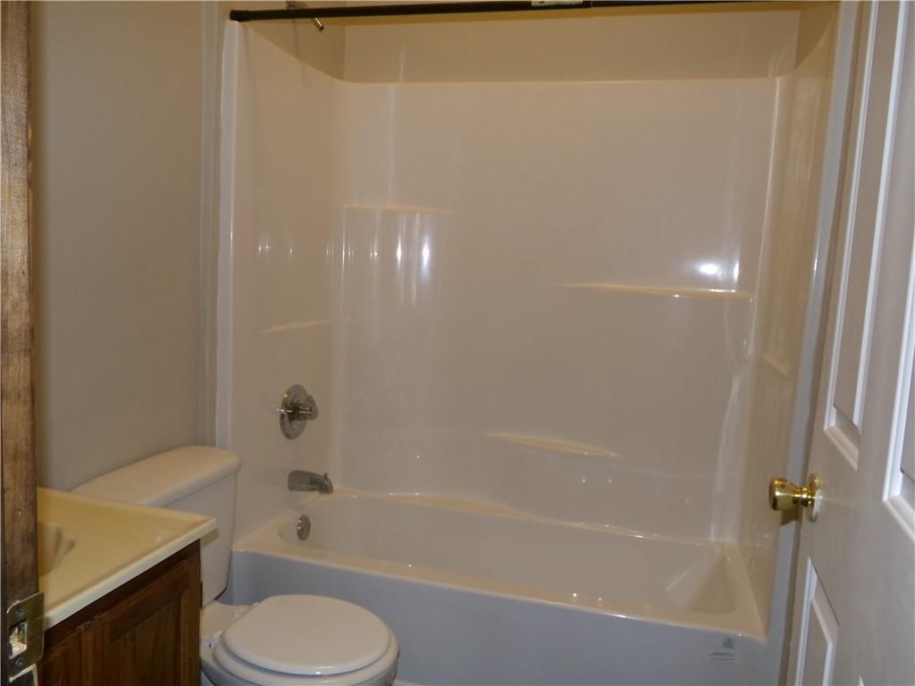 723 Isley Boulevard — photo 9