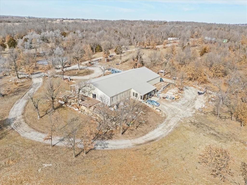 22599 Fall Leaf Drive, Linwood, KS