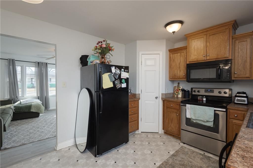 607 Hillcrest Drive — photo 13