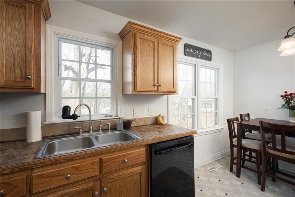 607 Hillcrest Drive — photo 14