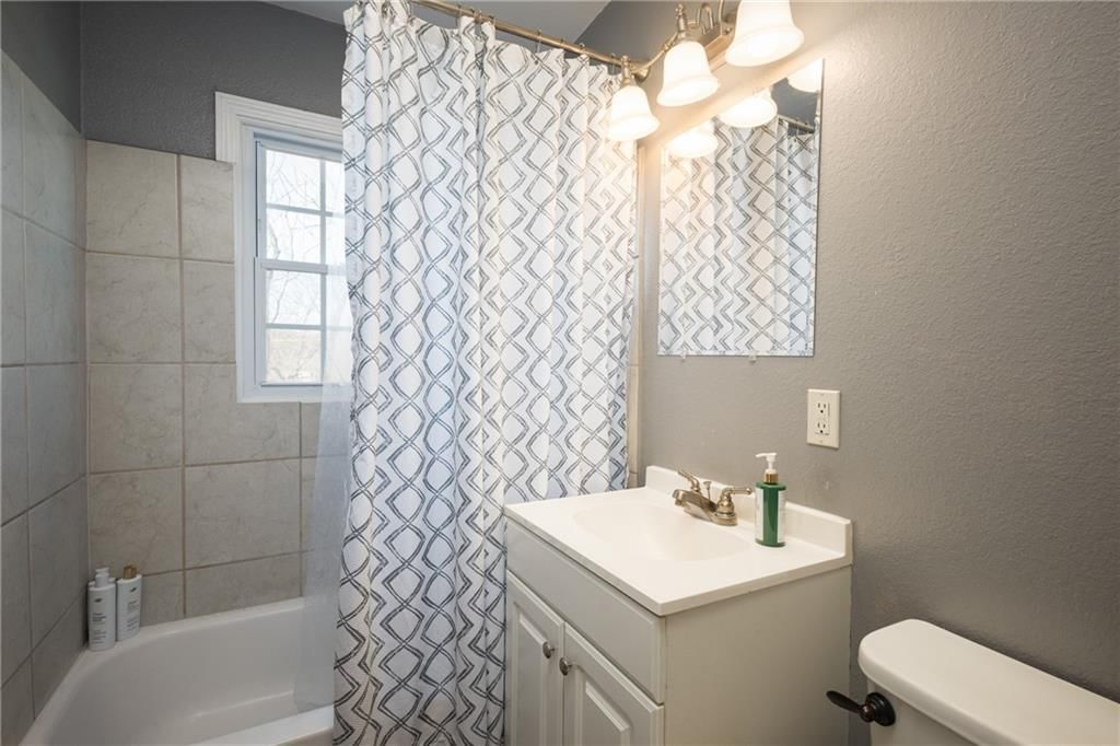607 Hillcrest Drive — photo 18