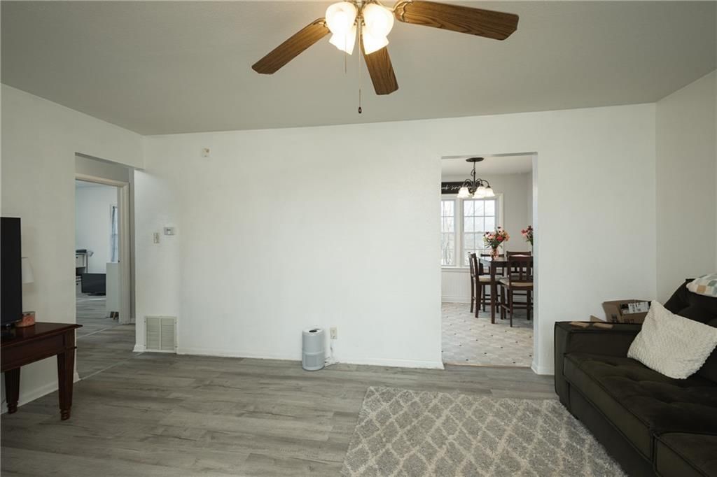 607 Hillcrest Drive — photo 9