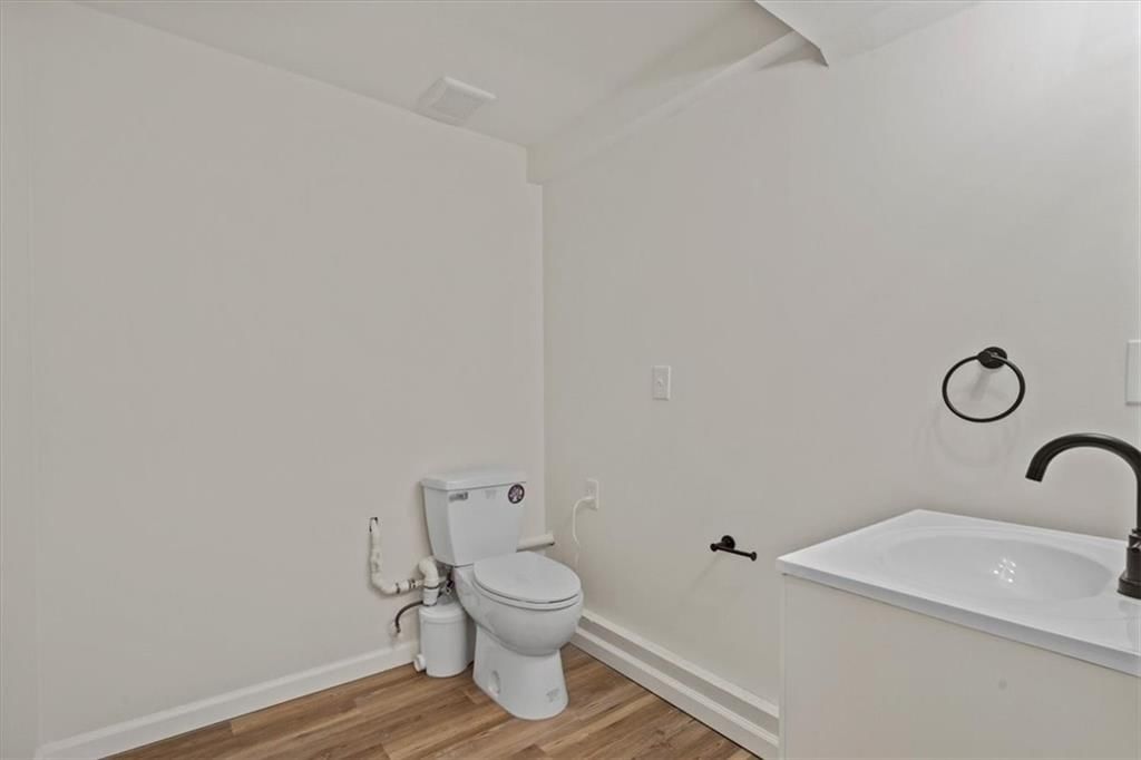 Photo 18 of 25 - 15907 W 124th Terrace