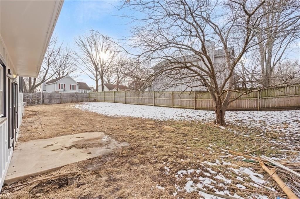 Photo 25 of 25 - 15907 W 124th Terrace