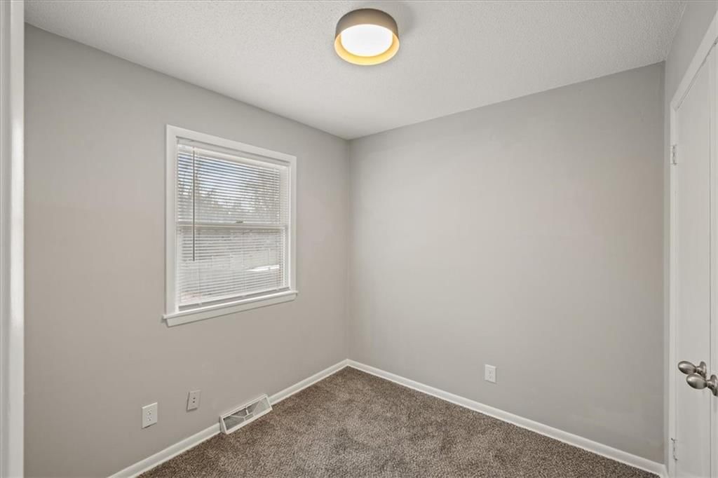 612 Christopher Street — photo 12
